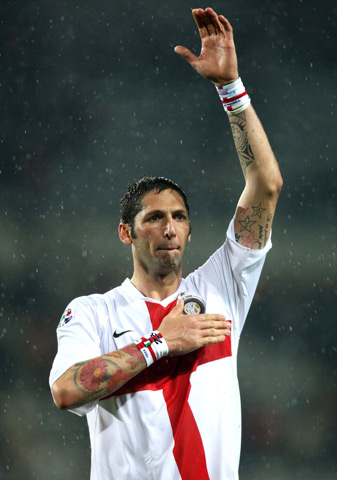 法尔克：可以确认拜仁1月不会签下任何球员，在考虑出售博埃（法尔克：确认拜仁冬窗零引援，正考虑出售博埃）