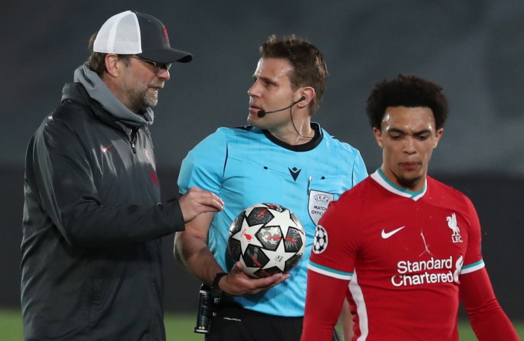 记者：贝蒂斯续约伊斯科基本敲定；未来几天或官宣佩工续约（记者：贝蒂斯已基本敲定伊斯科续约，佩工续约或将于近日官宣）