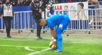 福克斯：哈珀和卡斯尔非常无私，我们还有更大的目标要去实现