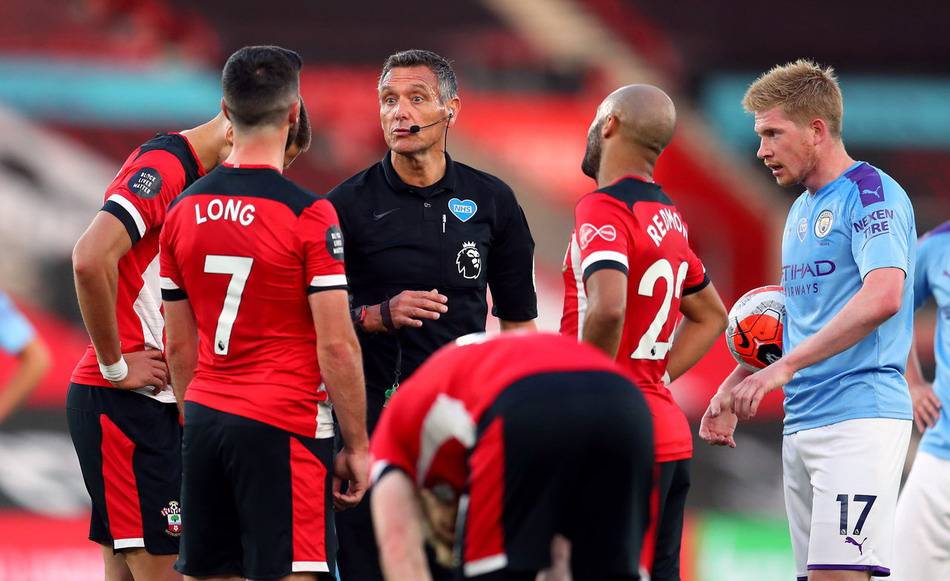 中足联俱乐部财务约定：若签阴阳合同俱乐部将降级，球员禁赛两年（中足联财务新规：俱乐部若涉阴阳合同将被降级，相关球员禁赛两年）