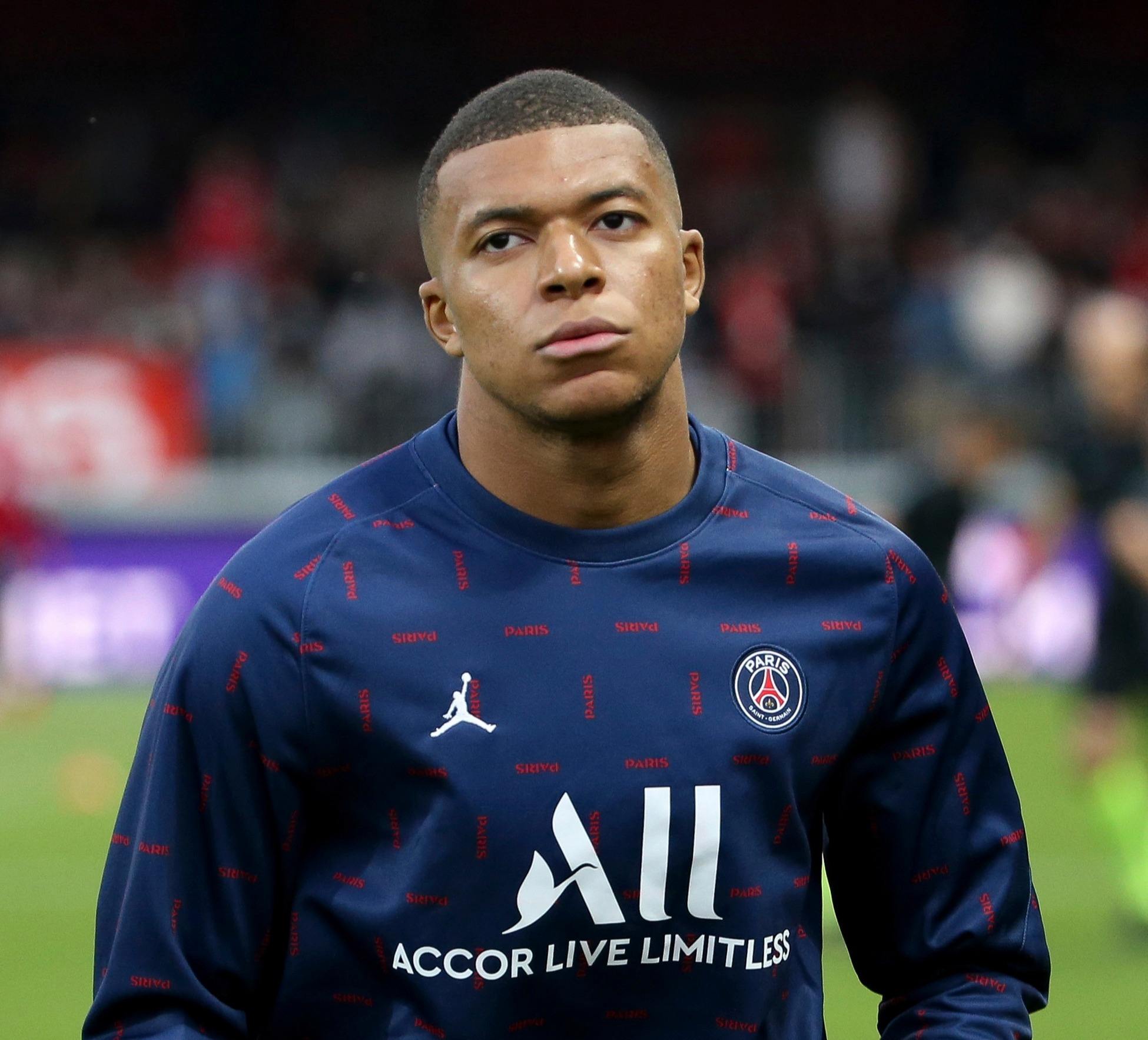 她是海港小球迷，女高中生与海港的故事（女高中生与海港：小球迷的成长记）