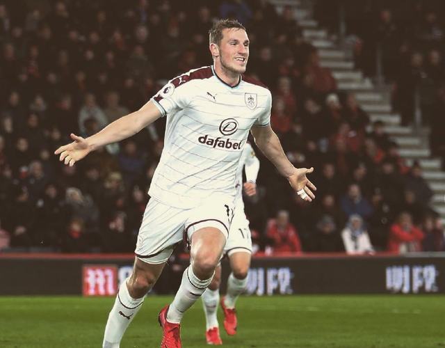 巴黎圣日耳曼内马尔帽子戏法（内马尔为巴黎圣日耳曼上演帽子戏法）