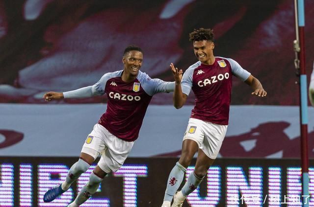 哈兰德梅开二度 曼城轻取对手（哈兰德独中两元，曼城轻松取胜）