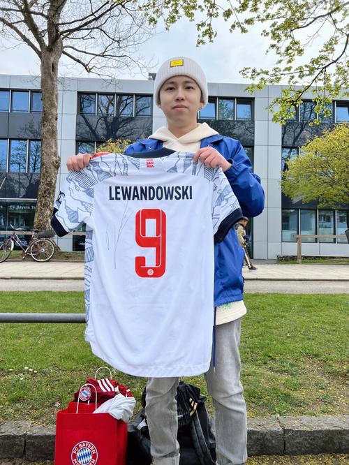 凤凰vs喷气机首发：埃泽PK罗斯，鲁弗、巴多拉托在列（凤凰战喷气机首发出炉：埃泽对决罗斯，鲁弗与巴多拉托入选）