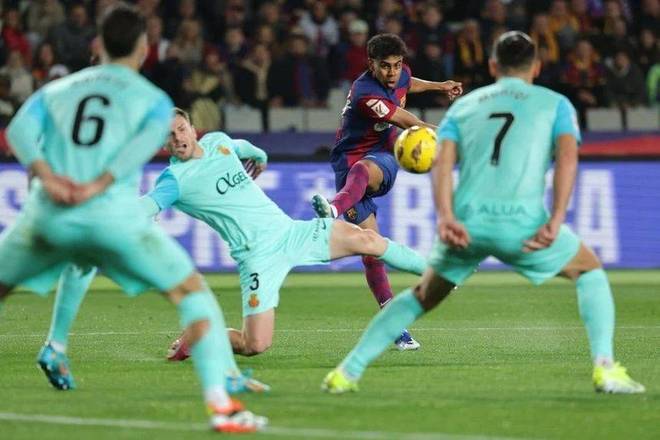 德佬：那不勒斯比去年更强；我喜欢意大利诺这样的教练（德佬：那不勒斯实力较上赛季更胜一筹；我欣赏意大利诺这样的主帅）